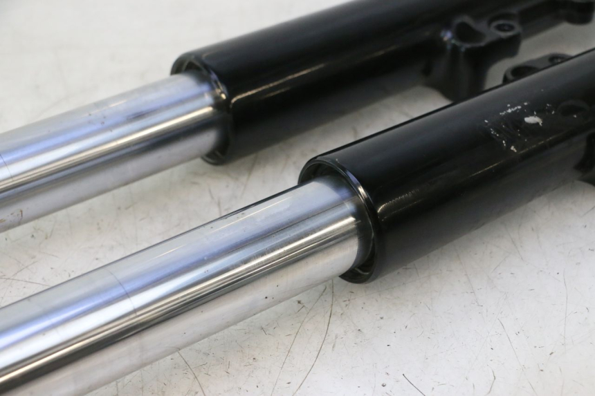 photo de FORKS LEG HARLEY DAVIDSON ROAD GLIDE FLTRXSE 1920 (2018 - 2022) - Alternative perspective