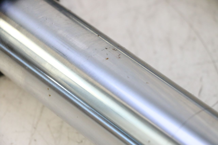 photo de FORKS LEG HARLEY DAVIDSON ROAD GLIDE FLTRXSE 1920 (2018 - 2022) - Distinctive features