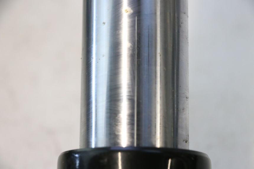photo de FORKS LEG HARLEY DAVIDSON ROAD GLIDE FLTRXSE 1920 (2018 - 2022) - Surface and material condition