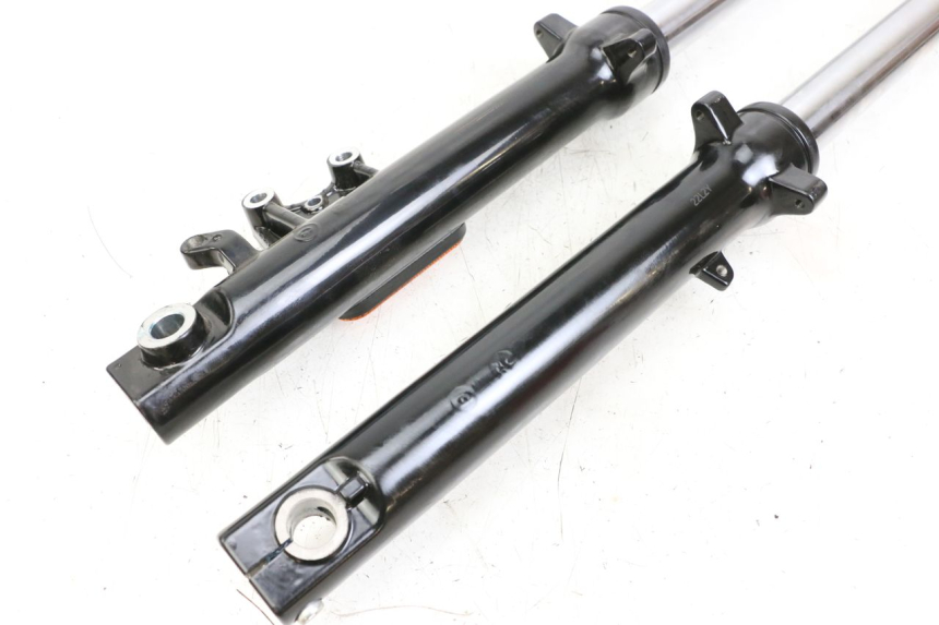 photo de FORKS LEG ROYAL ENFIELD CONTINENTAL GT 650 (2019 - 2024) - Component detail
