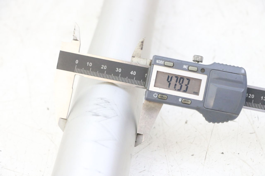 photo de FORK TUBE APOLLO RXF 125 - Alternative perspective