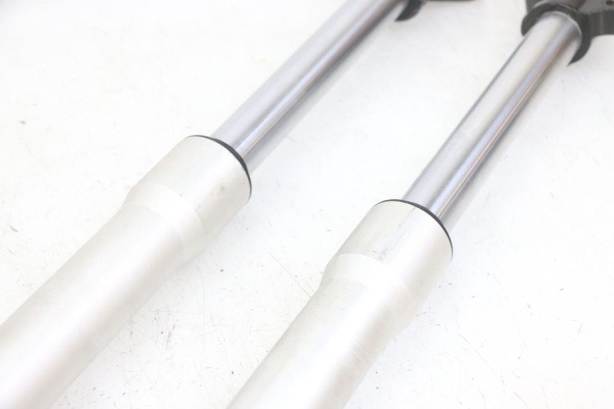 photo de FORK TUBE APOLLO RXF 125 - Fixing points details