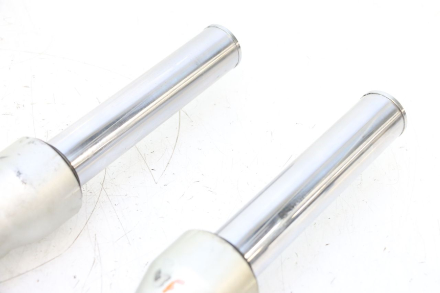 photo de FORKS LEG PEUGEOT SATELIS 125 (2006 - 2009) - Surface and material condition