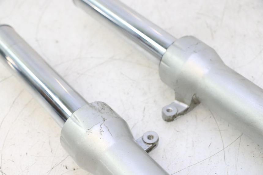 photo de FORKS LEG PEUGEOT SATELIS 125 (2013 - 2018) - Alternative angle