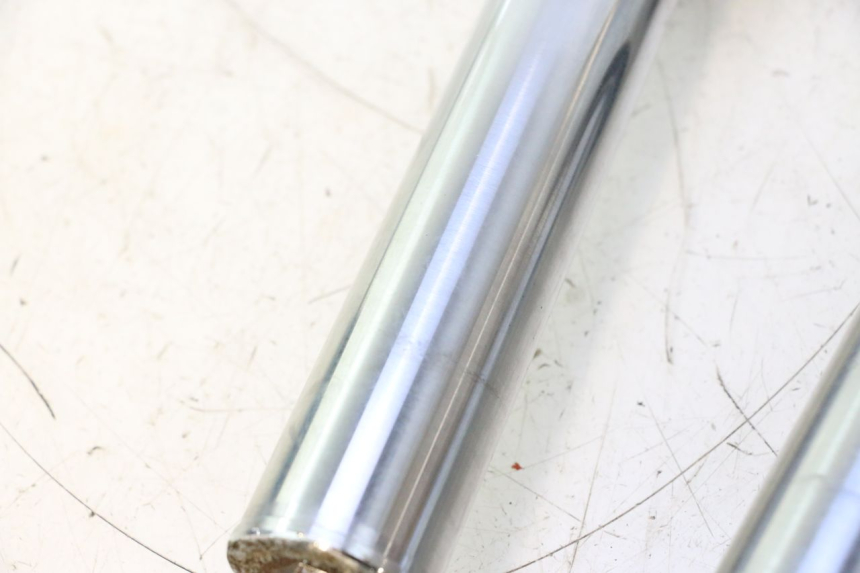 photo de FORKS LEG PEUGEOT SATELIS 125 (2013 - 2018) - Technical close-up