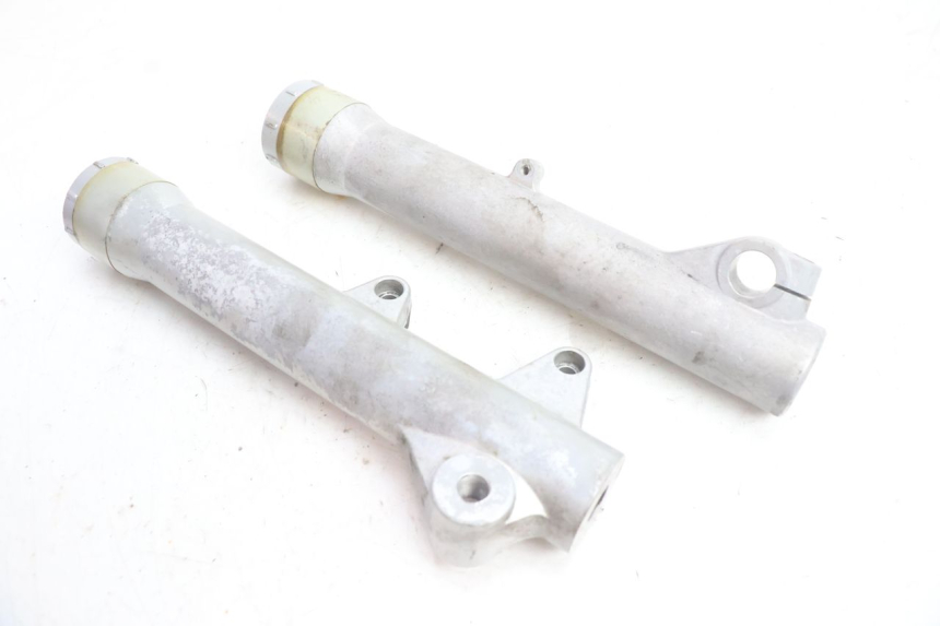 photo de FORKS LEG APRILIA SCARABEO GT 125 (1999 - 2007) - Fixing points details
