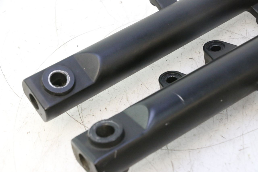 photo de FORKS LEG MASH SEVENTY FIVE 125 (2013 - 2021) - Detailed visual inspection
