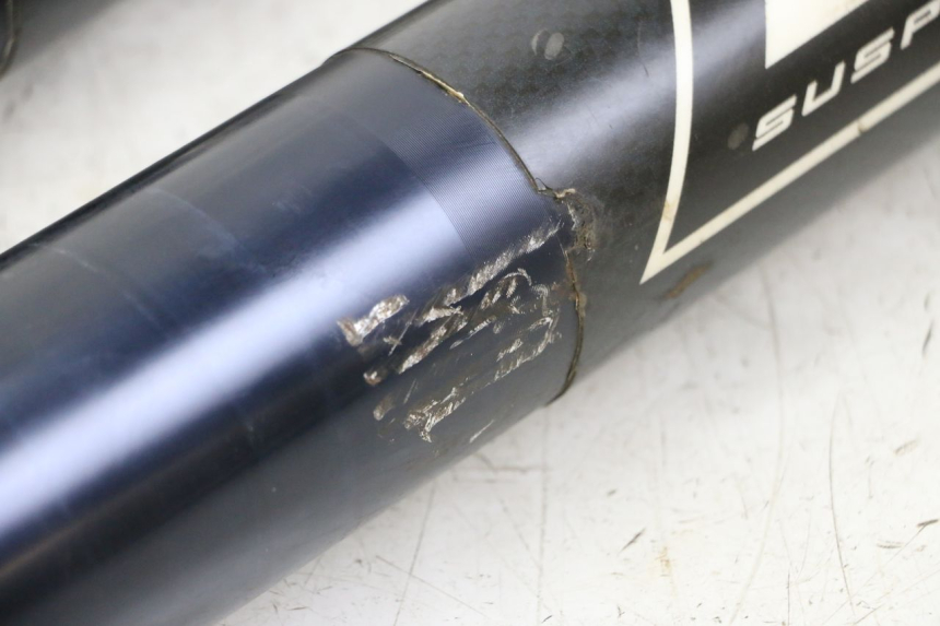 photo de FORKS LEG KTM SUPERENDURO R 950 (2005 - 2009) - Surface and material condition