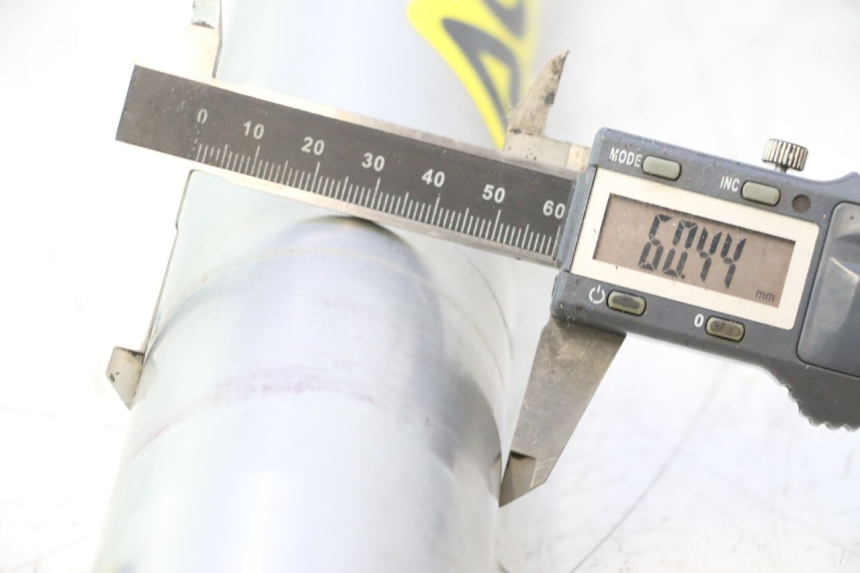 photo de FORKS LEG HUSABERG TE 250 (2011 - 2014) - High-resolution close-up
