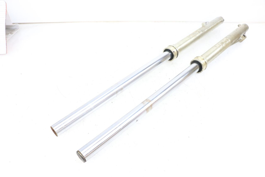 photo de FORKS LEG SUZUKI TS X 80 (1984 - 1988) - Fixing points details