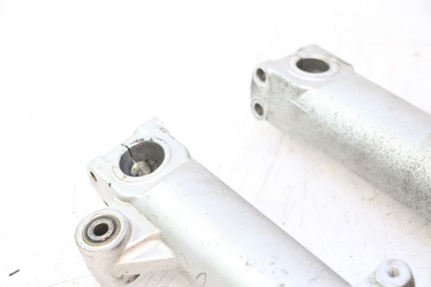 photo de FORKS LEG HONDA VFR FI RC46 800 (1998 - 2001) - Detailed visual inspection