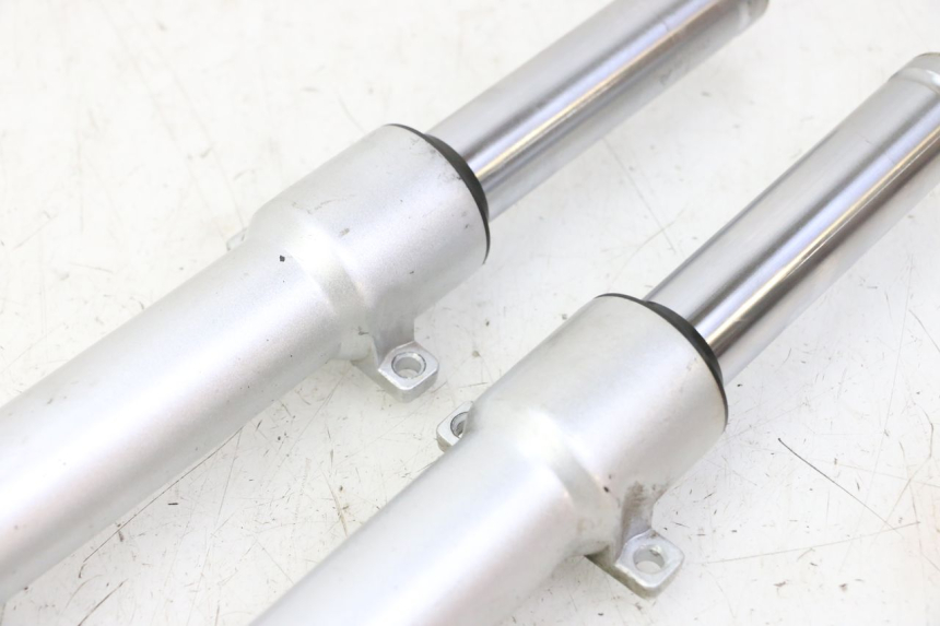 photo de FORKS LEG PEUGEOT VIVACITY NEW 4T 50 (2008 - 2017) - High-resolution close-up