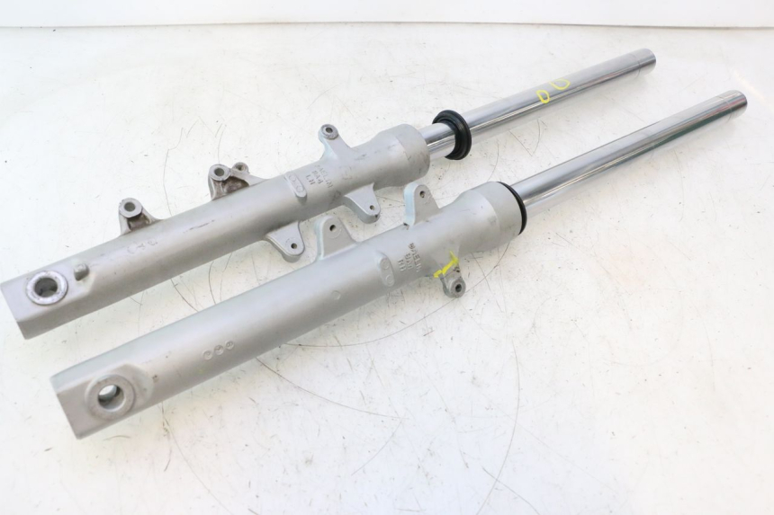 photo de FORKS LEG DAELIM VJ ROADWIN 125 (2004 - 2007) - Additional view of the item