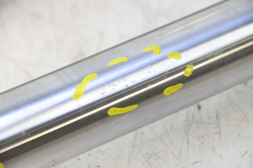 photo de FORKS LEG DAELIM VJ ROADWIN 125 (2004 - 2007) - Focus on structure