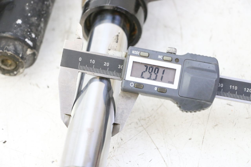 photo de FORKS LEG MBK WAAP 125 (2008 - 2013) - Zoom on usage condition