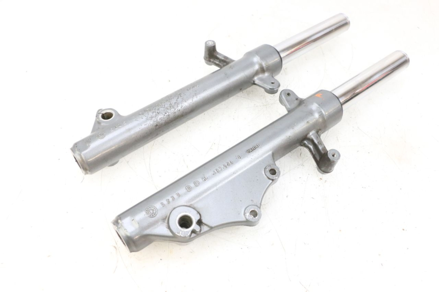 photo de FORK TUBE YAMAHA XMAX X-MAX 125 (2006 - 2009) - Distinctive features