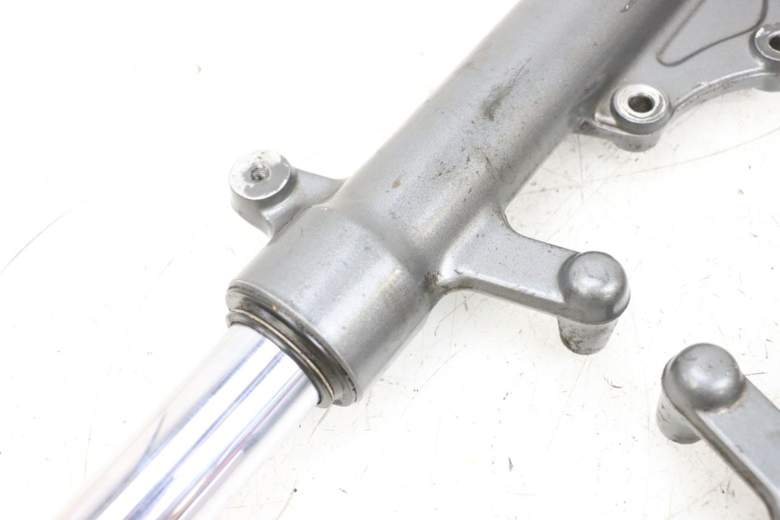 photo de FORK TUBE YAMAHA XMAX X-MAX 125 (2006 - 2009) - Alternative perspective