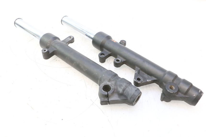 photo de FORKS LEG YAMAHA X-MAX XMAX 125 (2010 - 2013) - Fixing points details