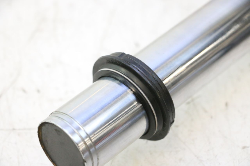 photo de FORK TUBE YAMAHA XMAX X-MAX 125 (2006 - 2009) - Additional view of the item