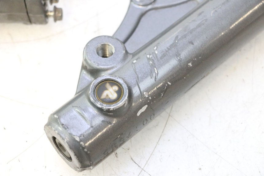 photo de FORK TUBE YAMAHA XMAX X-MAX 125 (2006 - 2009) - Zoom on usage condition