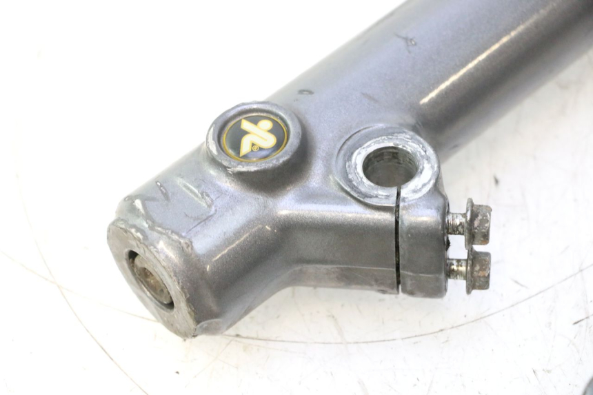 photo de FORK TUBE YAMAHA XMAX X-MAX 125 (2006 - 2009) - Alternative perspective