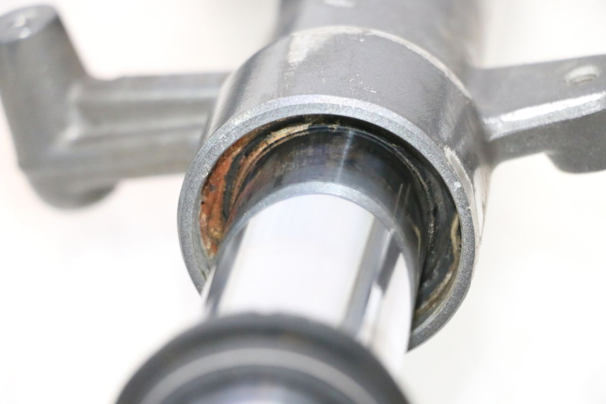 photo de FORK TUBE YAMAHA XMAX X-MAX 125 (2006 - 2009) - Technical close-up