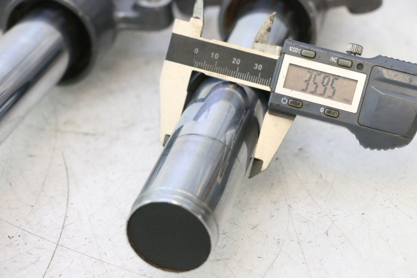 photo de FORK TUBE YAMAHA XMAX X-MAX 125 (2006 - 2009) - Product overview