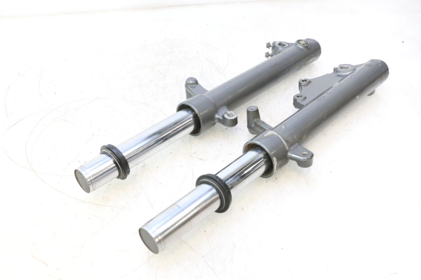 photo de FORK TUBE YAMAHA XMAX X-MAX 125 (2006 - 2009) - Surface and material condition