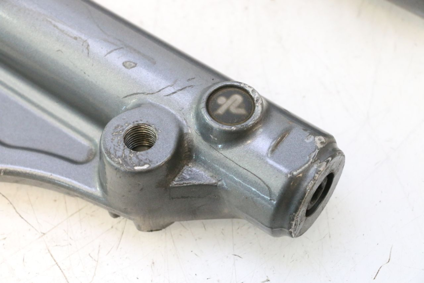 photo de FORK TUBE YAMAHA XMAX X-MAX 125 (2006 - 2009) - Focus on structure