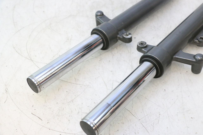 photo de FORK TUBE YAMAHA XMAX X-MAX 125 (2006 - 2009) - Zoom on usage condition