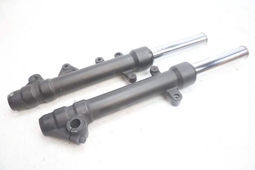 photo de FORKS LEG YAMAHA X-MAX XMAX 125 (2010 - 2013) - Fixing points details