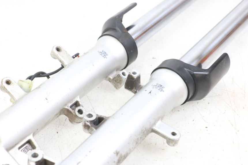 photo de FORKS LEG KYMCO XCITING 250 (2006 - 2009) - High-resolution close-up