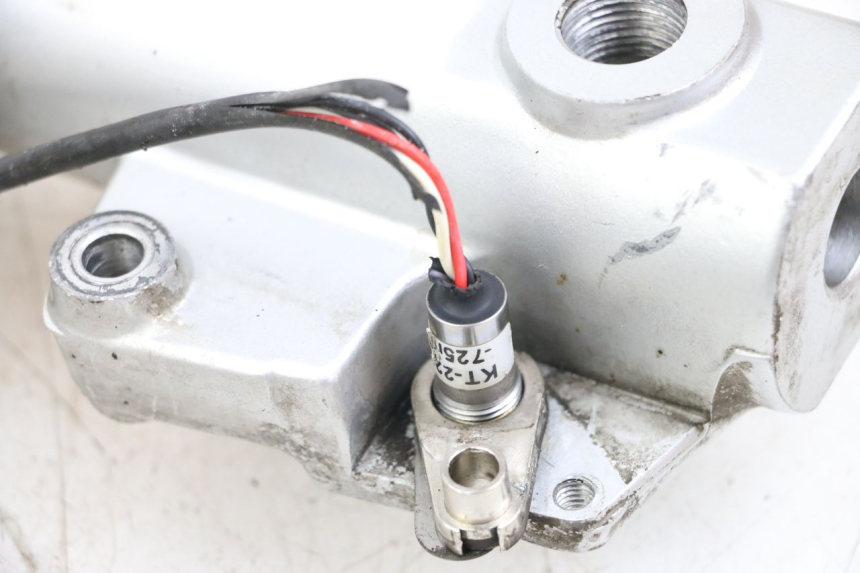 photo de FORKS LEG KYMCO XCITING 250 (2006 - 2009) - Fixing points details