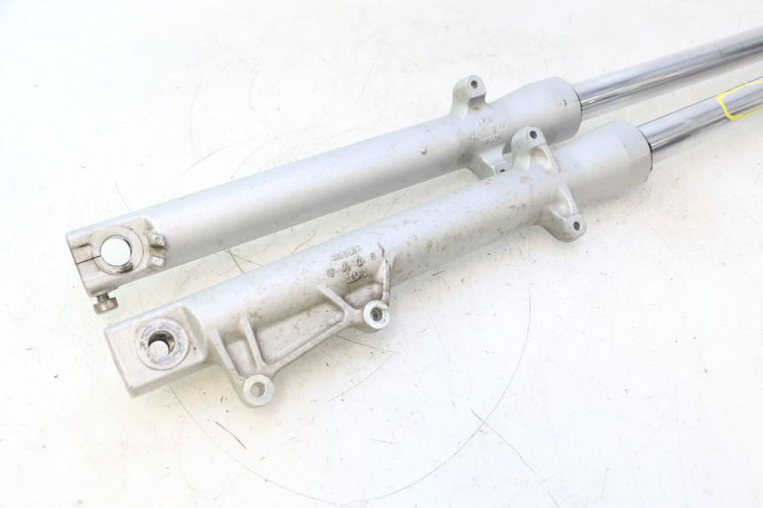 photo de FORKS LEG HONDA XLV VARADERO 125 (2007 - 2012) - Detailed visual inspection
