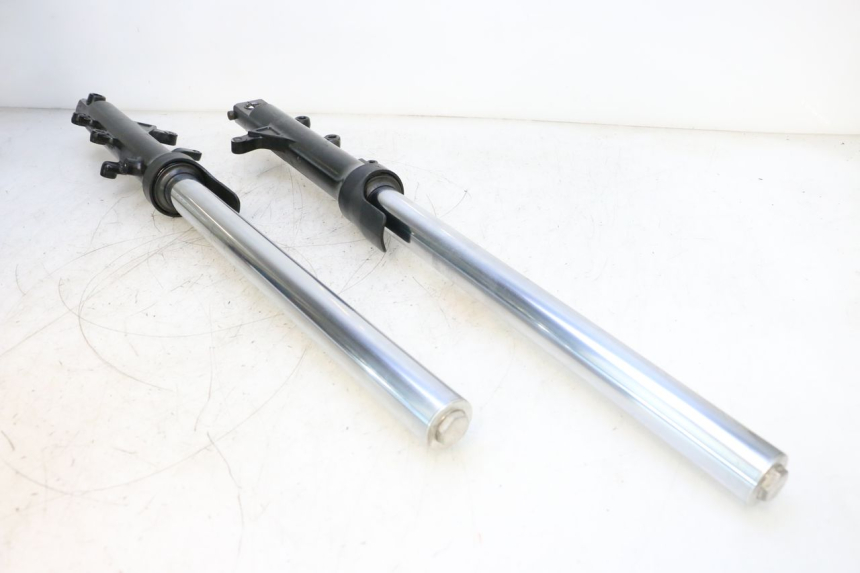 photo de FORKS LEG YAMAHA XP T-MAX ABS 500 (2005 - 2005) - Alternative perspective