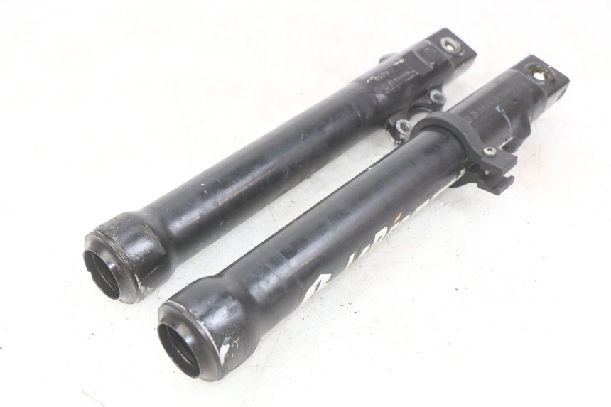 photo de FORK TUBE PEUGEOT XP6 50 (2006 - 2011) - Surface and material condition