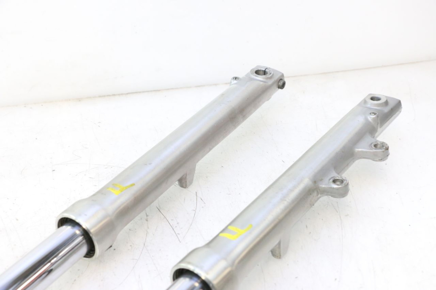 photo de FORKS LEG YAMAHA XV VIRAGO 535 (1988 - 2004) - Additional view of the item