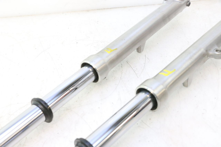 photo de FORKS LEG YAMAHA XV VIRAGO 535 (1988 - 2004) - Distinctive features