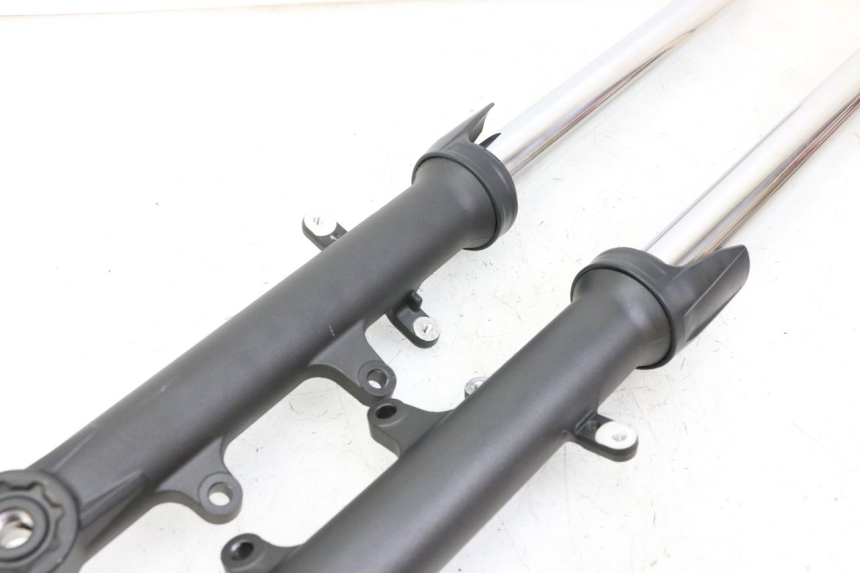 photo de FORKS LEG YAMAHA TRACER 7 700 (2020 - 2024) - Additional view of the item