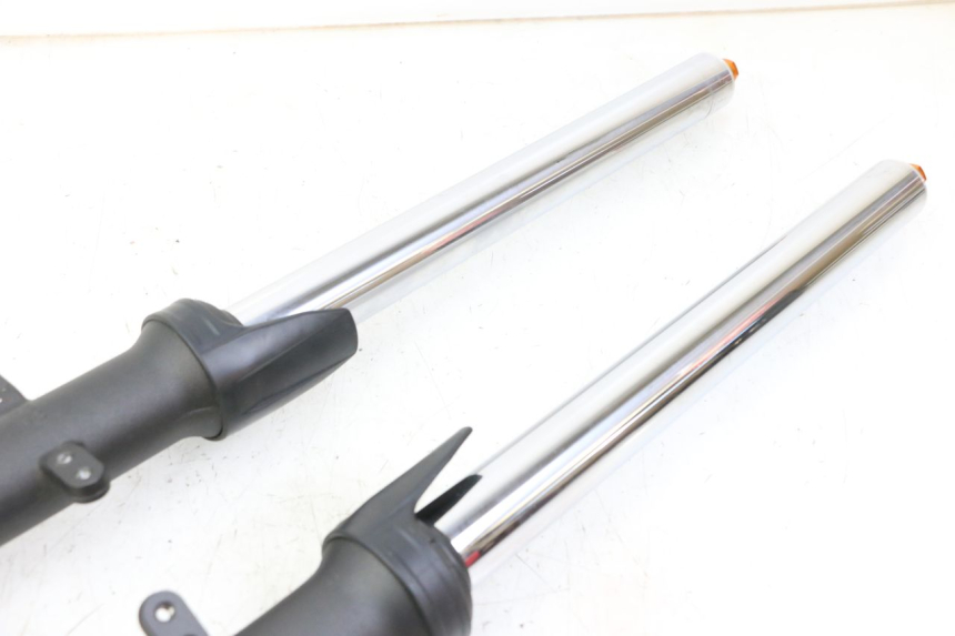 photo de FORKS LEG YAMAHA TRACER 7 700 (2020 - 2024) - Alternative perspective