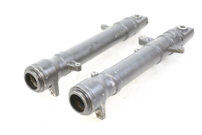 photo de FORKS LEG YAMAHA TZR 50 (2008 - 2016) - Fixing points details