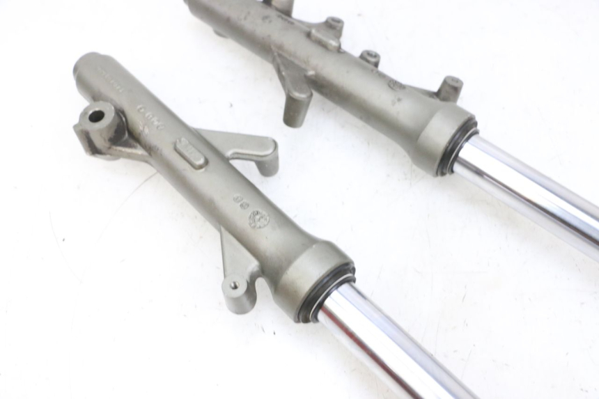 photo de FORKS LEG YAMAHA YP MAJESTY 125 (2002 - 2006) - Surface and material condition