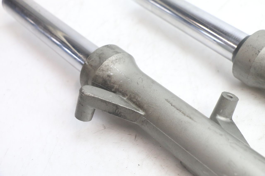 photo de FORKS LEG YAMAHA YP MAJESTY 125 (1998 - 2001) - Technical close-up