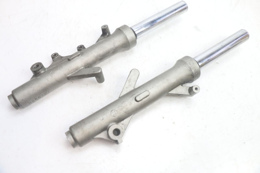 photo de FORKS LEG YAMAHA YP MAJESTY 125 (1998 - 2001) - Surface and material condition
