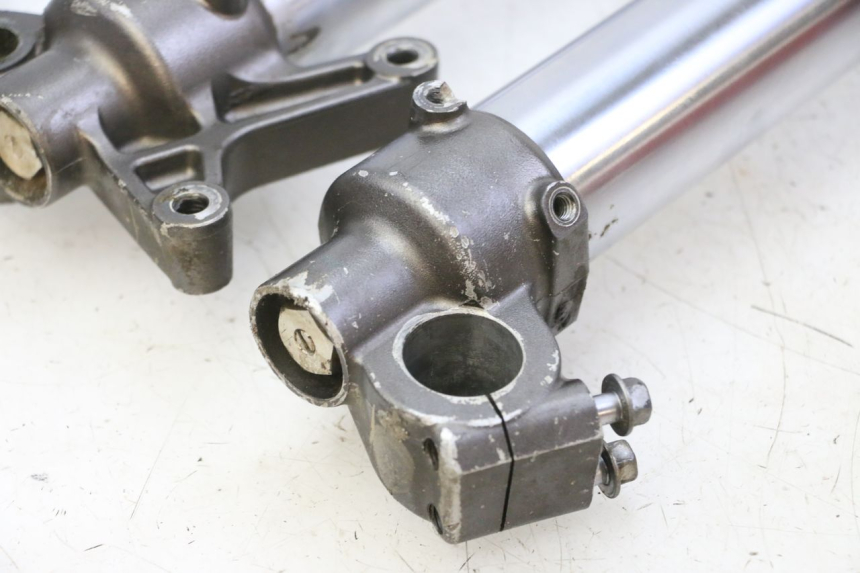 photo de FORKS LEG YAMAHA YZ-F YZF 250 (2014 - 2018) - High-resolution close-up