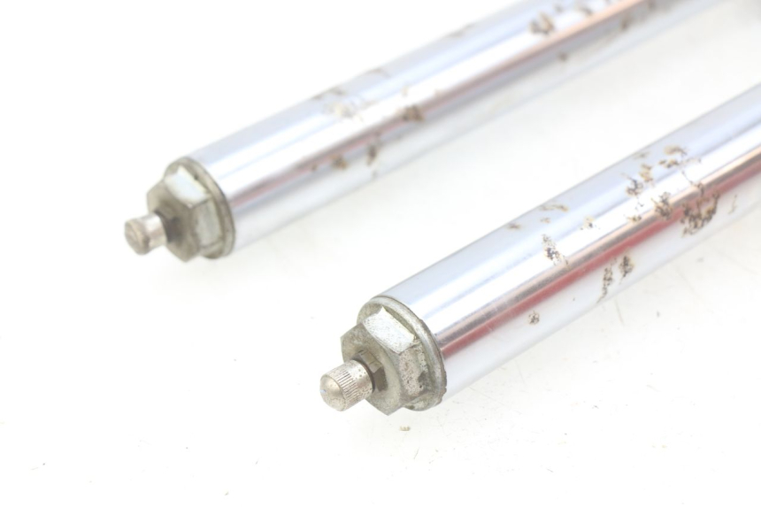 photo de FORK TUBE YAMAHA YZ 80 (1982 - 1983) - Distinctive features