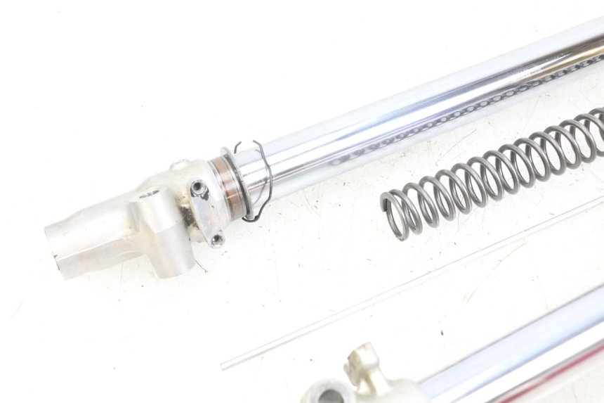 photo de Fork tube YAMAHA YZ 85 (2002 - 2018) - Fixing points details