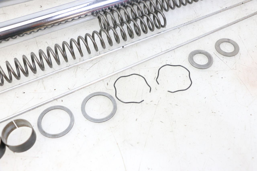 photo de Fork tube YAMAHA YZ 85 (2002 - 2018) - Focus on structure