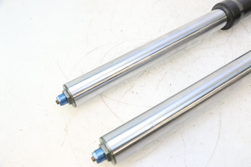 photo de FORKS LEG KAWASAKI ZX-6R ZX6R 600 (2000 - 2002) - Focus on structure