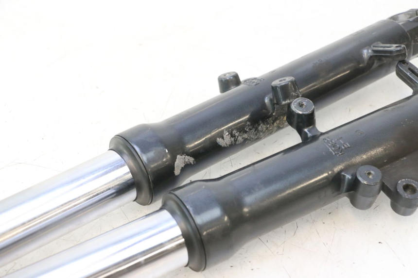 photo de FORKS LEG KAWASAKI ZX-6R ZX6R 600 (2000 - 2002) - Fixing points details